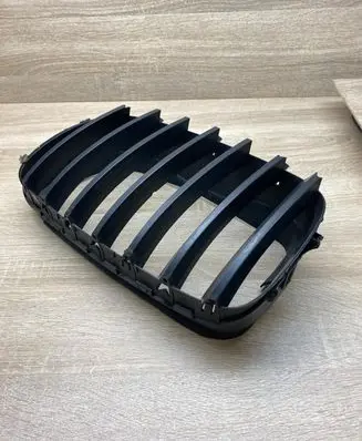 BMW X5 E70 Front bumper upper radiator grill 7171395