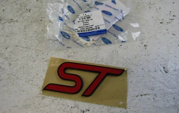 Ford Fiesta Manufacturer badge logo/emblem L1BB16702AA