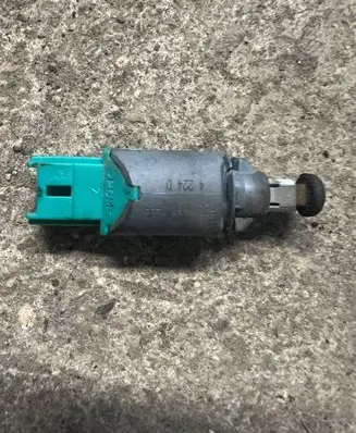 Renault Megane II Clutch pedal sensor 