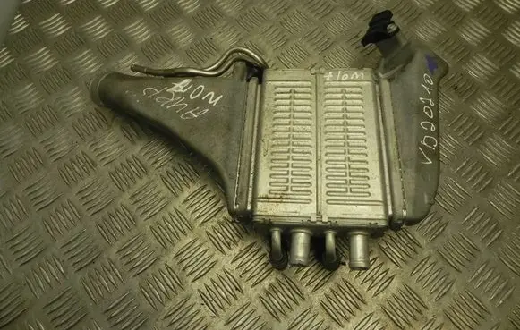 Toyota Auris E180 Intercooler radiator 1270001330 VD20210