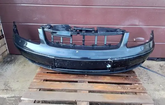 Volkswagen PASSAT B5 Front bumper 3B0807