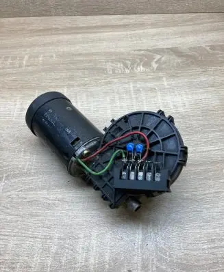 Mercedes-Benz E W210 Wiper motor 0390241420