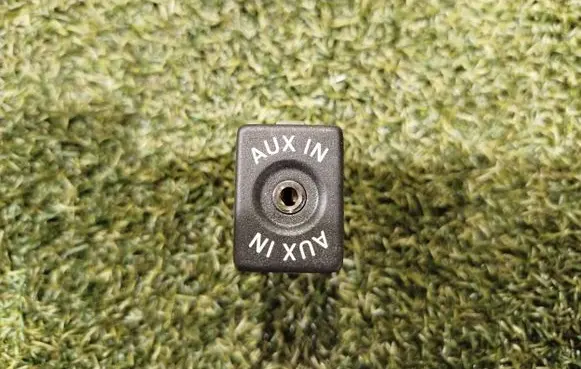 Volkswagen Transporter - Caravelle T5 AUX in-socket connector 5M0035724 VW1943