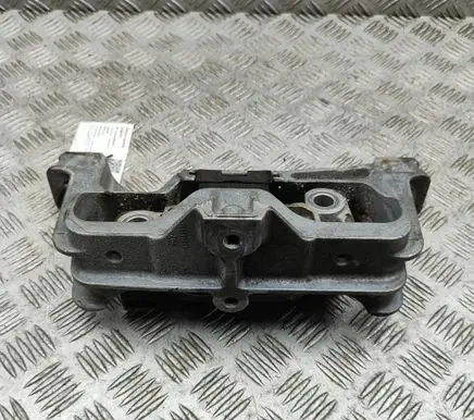 Mercedes-Benz GLA W156 X156 Engine mount bracket A2462402517