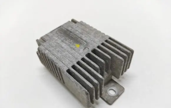 Mercedes-Benz A W168 Coolant fan relay A0235456832
