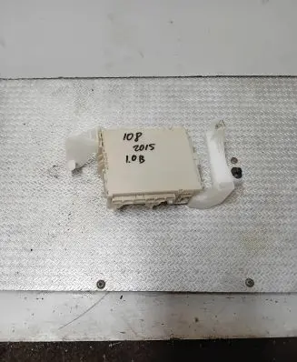 Peugeot 108 Fuse module 827300H030A 4F190504