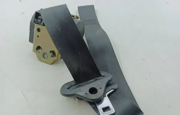 Peugeot 406 Front seatbelt 5500848