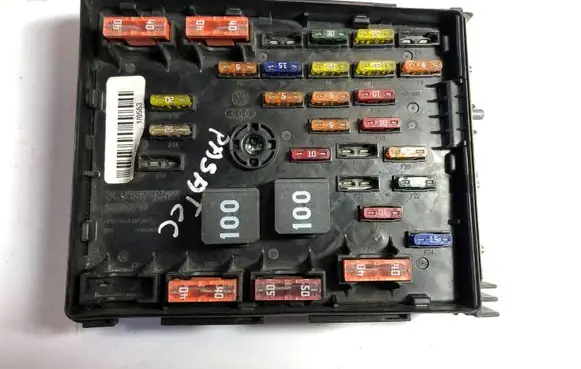 Volkswagen PASSAT CC Fuse module 3C0937125A 63595743 23456692