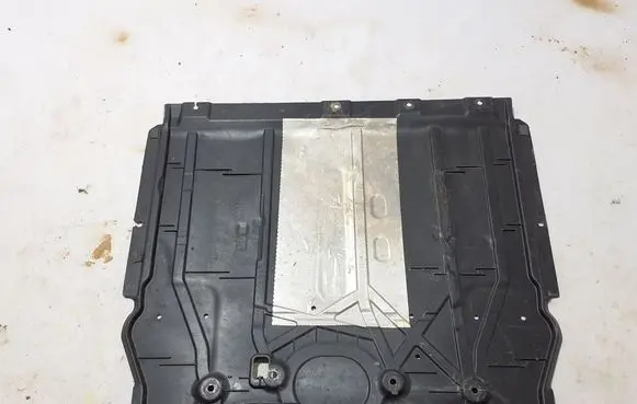 Mercedes-Benz GLA H247 Engine splash shield/under tray A2475200900