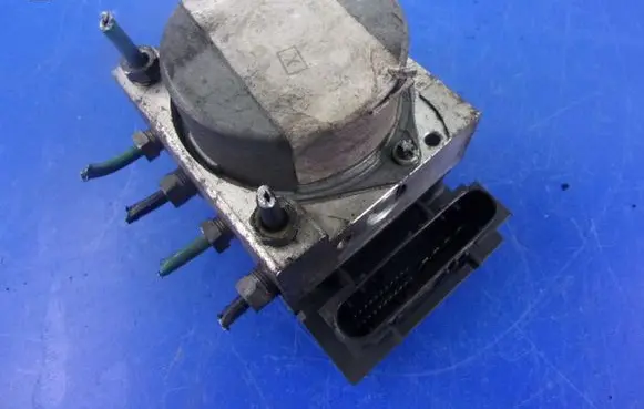 Renault Megane II ABS Pump 8200527390