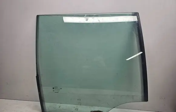 Opel Omega B2 Rear door window glass