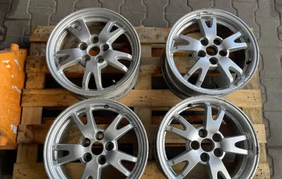 Toyota Prius (XW30) R15 alloy rim 