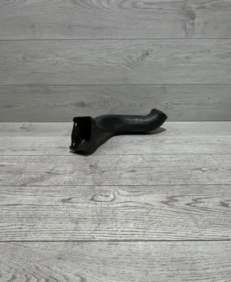 BMW 5 E39 Air intake duct part 13322247826
