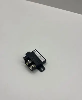 Mercedes-Benz C W204 Charging relay A0009822023