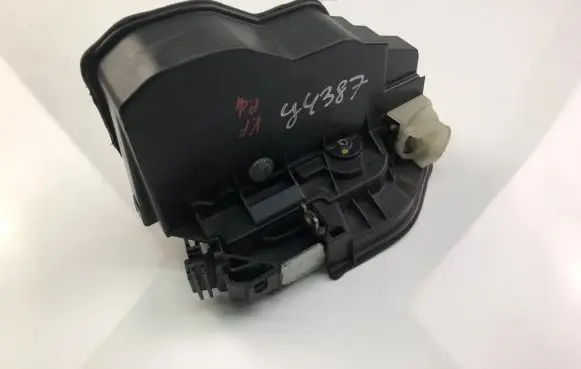 BMW 1 F20 F21 Coupe door lock (next to the handle) 7202149