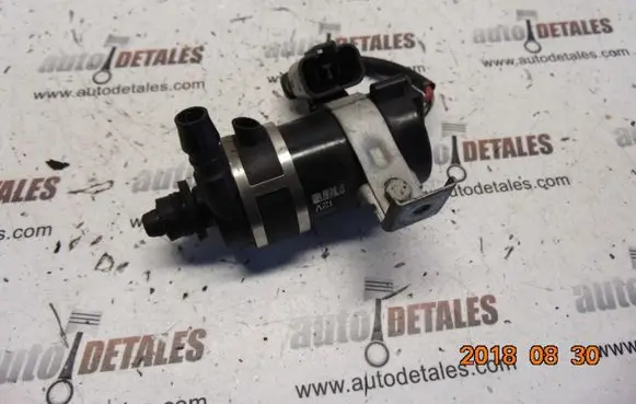 Honda CR-V Headlight washer pump 