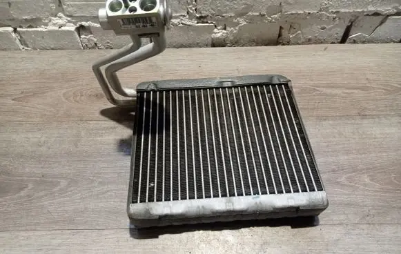 Air conditioning (A/C) radiator (interior)