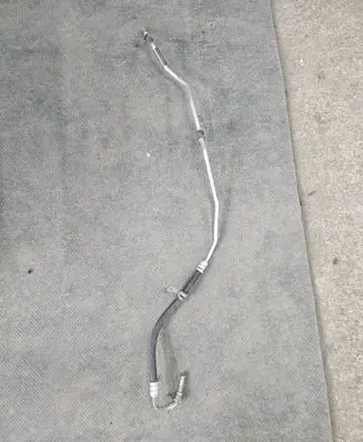 Chrysler Town u0026 Country V Power steering hose/pipe/line 15864E 05151732AE