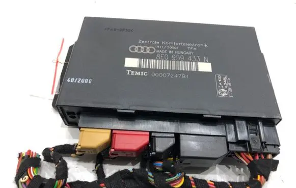 Audi A4 S4 B6 8E 8H Central body control module 8E0959433N