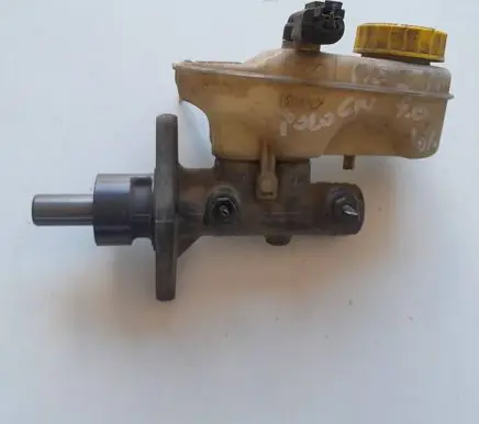 Volkswagen Polo III 6N 6N2 6NF Master brake cylinder 6N1611307C