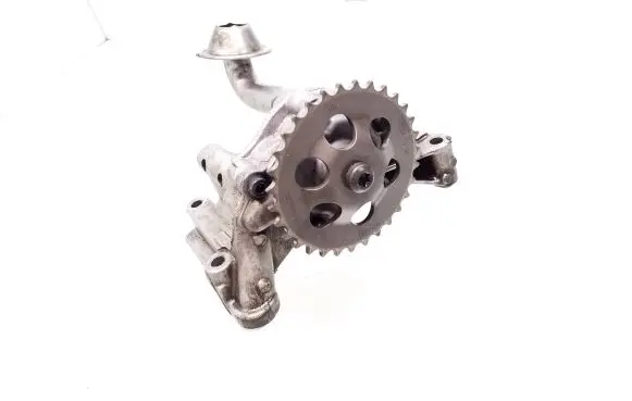 Volkswagen Golf IV Oil pump 06A115105 06A115121