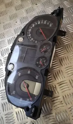 Volkswagen PASSAT B6 Speedometer (instrument cluster) 3c0920860n