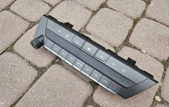 Opel Astra L Dashboard 98411148YV