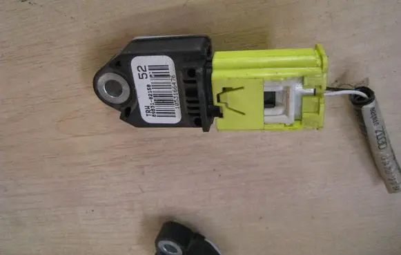 Toyota Auris E180 Airbag deployment crash/impact sensor 8983102150