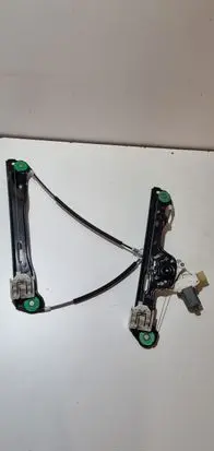 BMW 1 E81 E87 Front door window regulator with motor 7067796S
