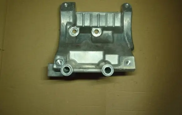 Iveco Daily 6th gen Generator/alternator bracket 5802107779