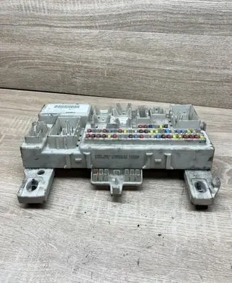 Ford Focus Fuse module 4M5T14A073DJ 519100504