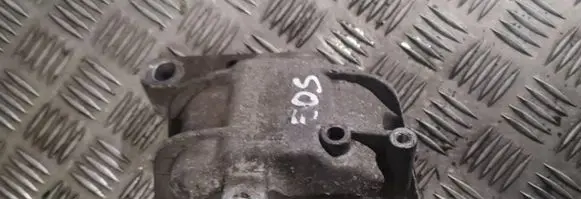 Volkswagen Eos Engine mount bracket 1k0199262am