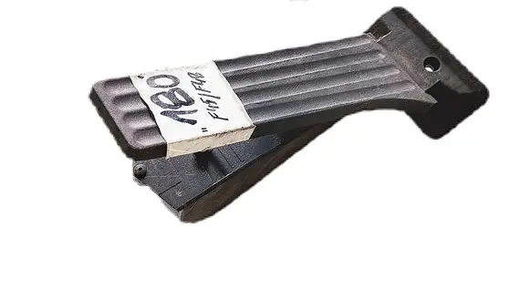 Accelerator throttle pedal