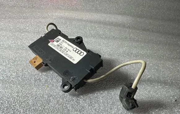 Audi A6 S6 C5 4B Alarm control unit/module 4B0951177A