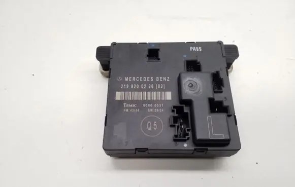 Mercedes-Benz CLS C219 Door control unit/module a2198200226