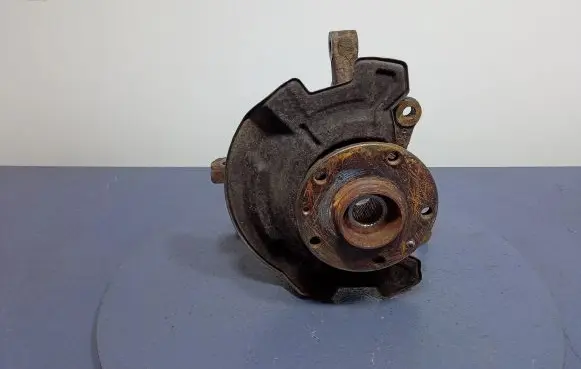 Suzuki Swift II Front wheel hub spindle knuckle