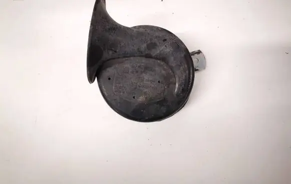 Tesla Model S Horn signal E10020046