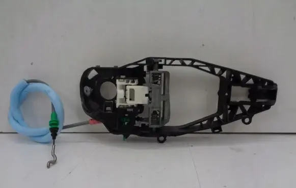 Rear door exterior handle/bracket
