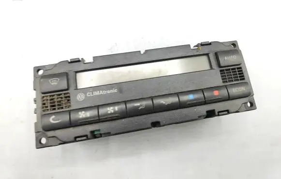 Volkswagen PASSAT B5 Climate control unit 3B1907044H 2400022303