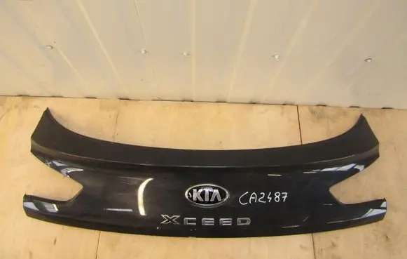 KIA Xceed Trunk door license plate light bar 