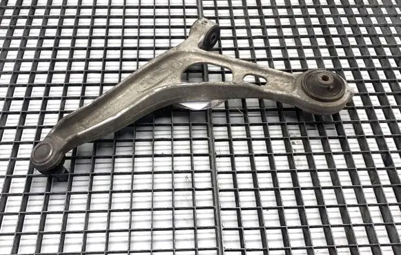 Nissan Qashqai J12 Front control arm 
