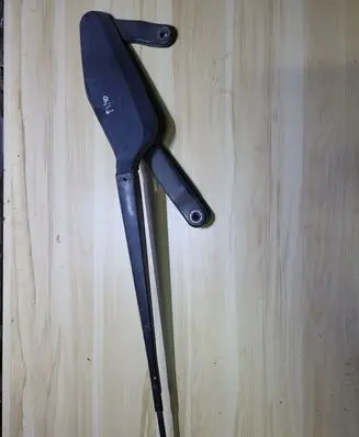 Nissan Almera Tino Front wiper blade arm 4453