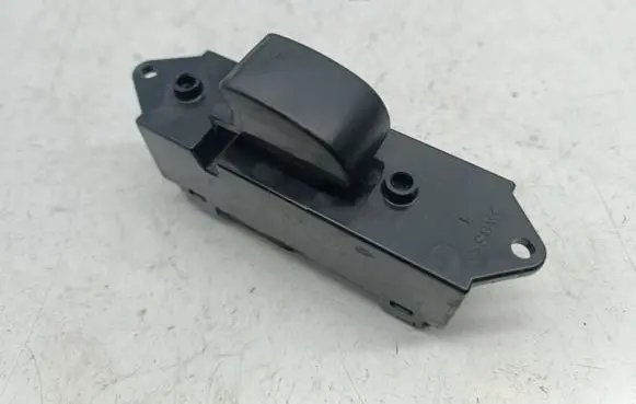 Mitsubishi Lancer VIII Electric window control switch 8608A065 05Y7D1