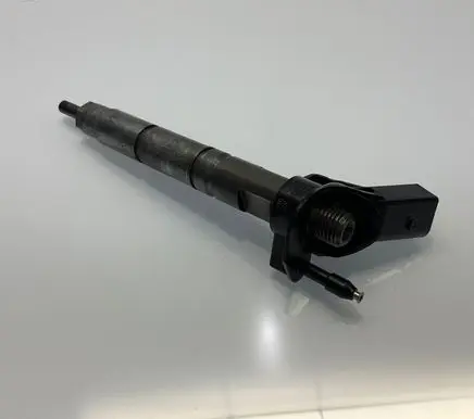 Mercedes-Benz E W211 Fuel injector A6420701387 6420701387