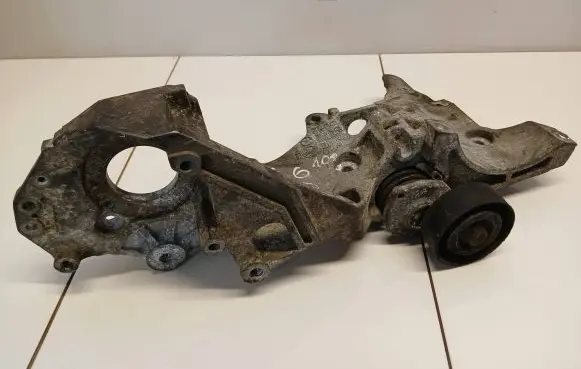 Volkswagen Golf VI Engine mounting bracket 03L903143Q
