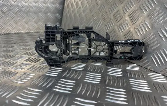 Volkswagen PASSAT B7 Front door coupe exterior handle/bracket 3C0837886J