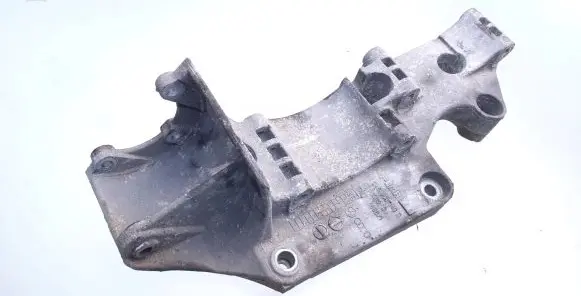 Volkswagen Sharan Generator/alternator bracket R045903143C