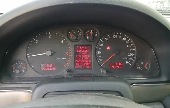 Audi A4 S4 B5 8D Speedometer (instrument cluster) 8D0920930