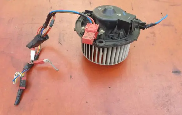 Iveco Daily 35 - 40.10 Heater fan/blower 570630200 46520432 658561J