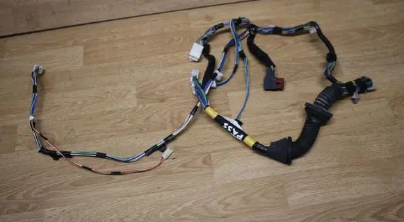 Toyota Avensis T250 Front door wiring loom 8215205570